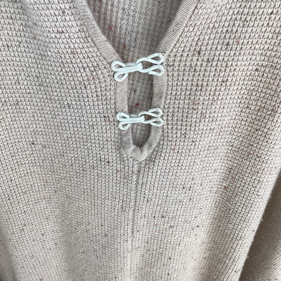 Subtle Luxury sweater oatmeal sweater size M/L - Picture 5 of 5